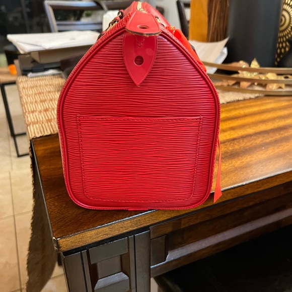 Preloved Red Epi Speedy 25 Louis Vuitton - Picture 4 of 11